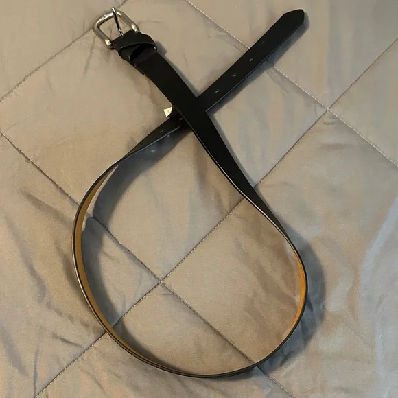 Kohl's Black and Tan Leather Belt - Picture 1 of 5